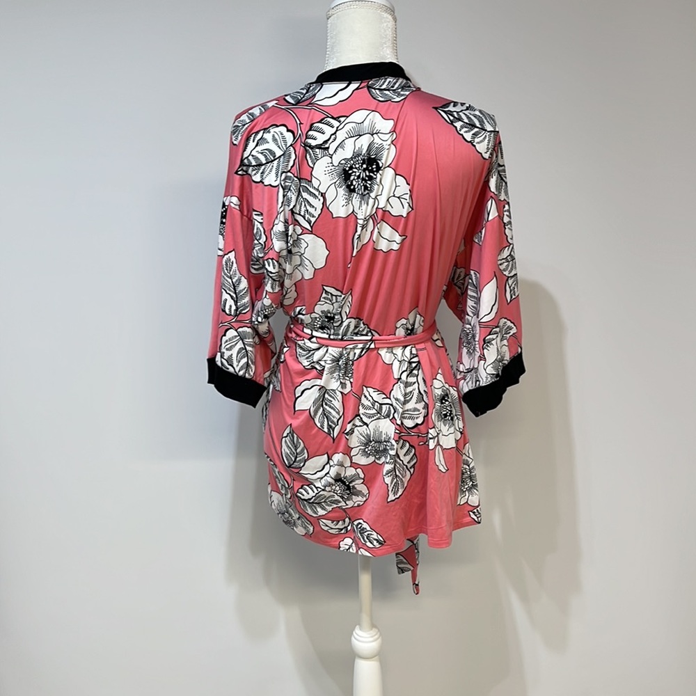 Secret Treasures Robe Sz L Pink Black Sleepwear Floral Belt Kimono - Picture 2 of 6